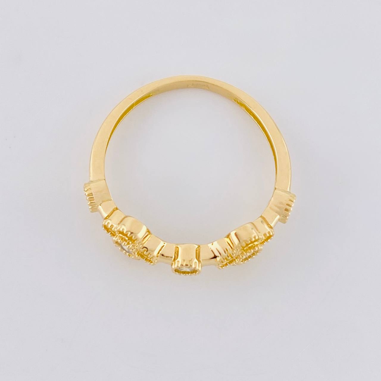 Anillo Trebol Silueta 1.85g / T6 Oro Amarillo 18K