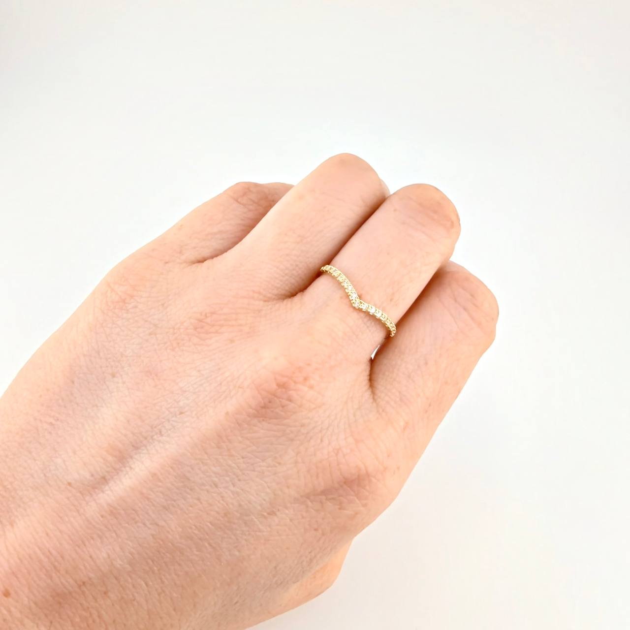 V Curve Dense Ring 1.2g / Size 7 1/4 Yellow Gold 18K