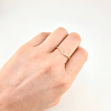 V Curve Dense Ring 1.2g / Size 7 1/4 Yellow Gold 18K