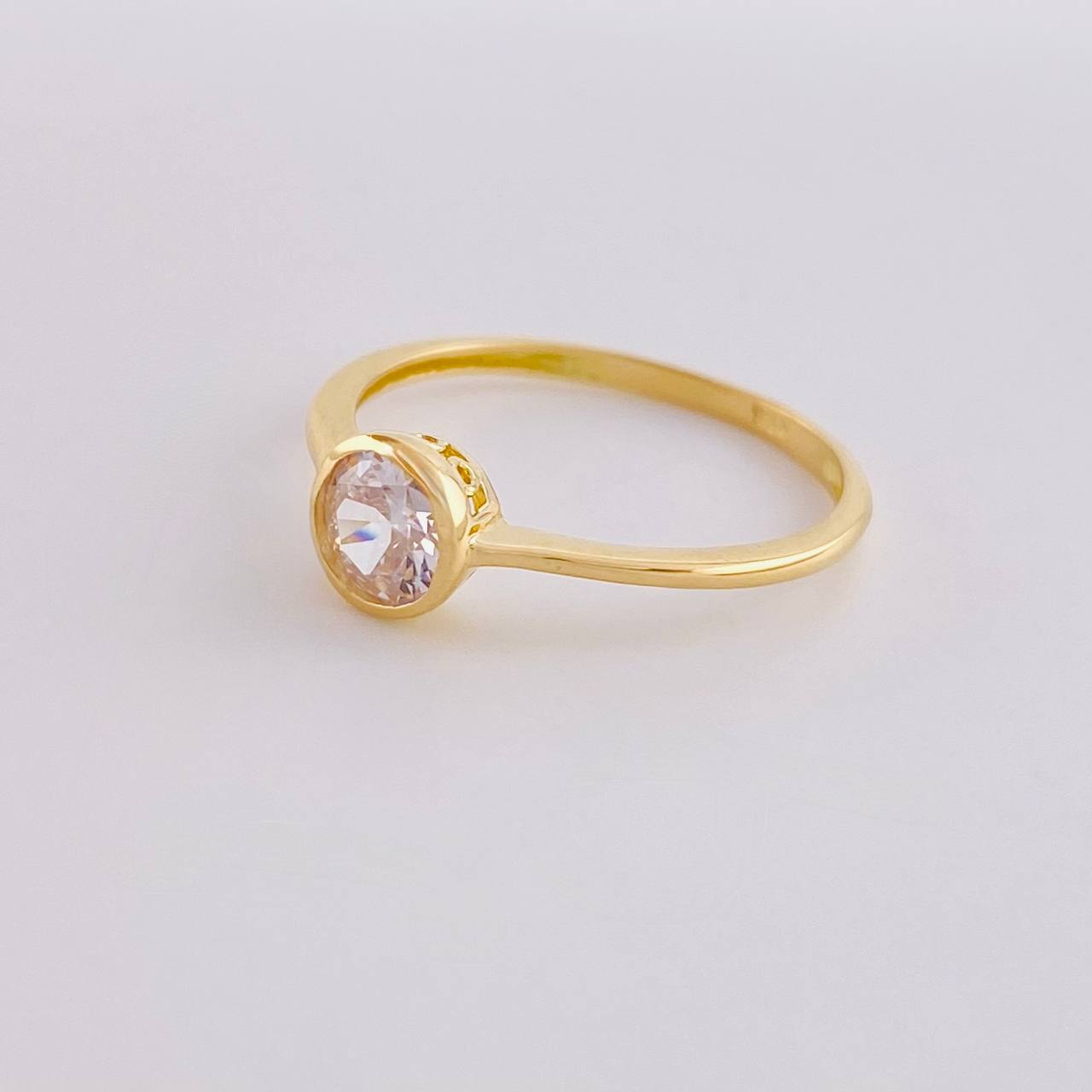 Anillo Solitario Ovalado 1.4g / T6 1/4 Oro Amarillo 18K