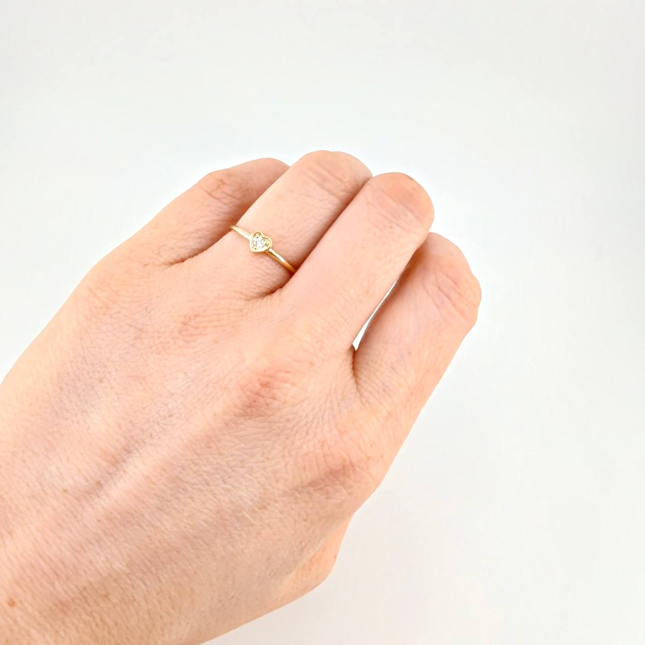 Anillo Corazon Zirconia 1.25g / T6 Oro Amarillo 18K