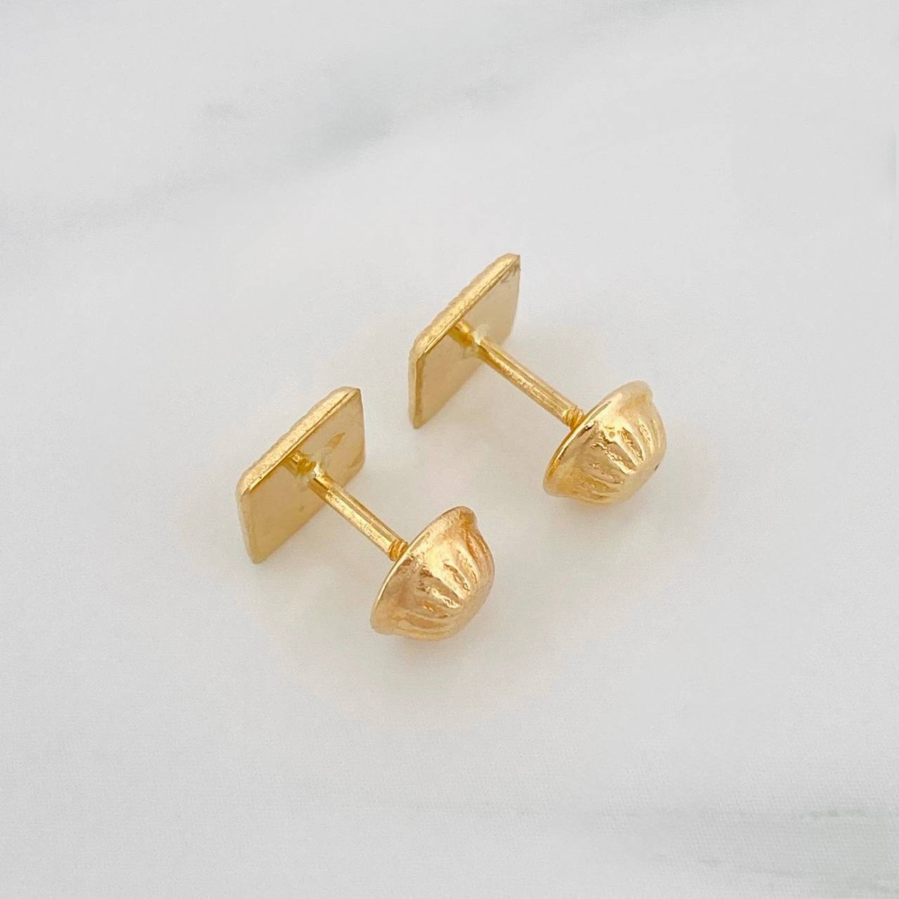 Topos Cuadrado Diamantado 0.7g / in / 6.06mm Oro Amarillo 18K