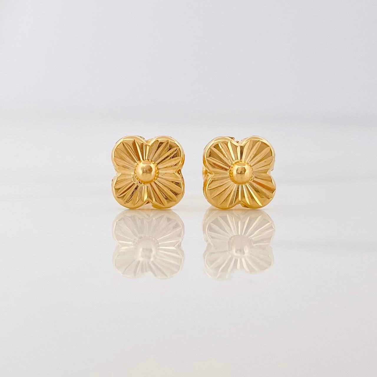 Topos Flor Trebol 0.85g / in / 6.83mm Oro Amarillo 18K