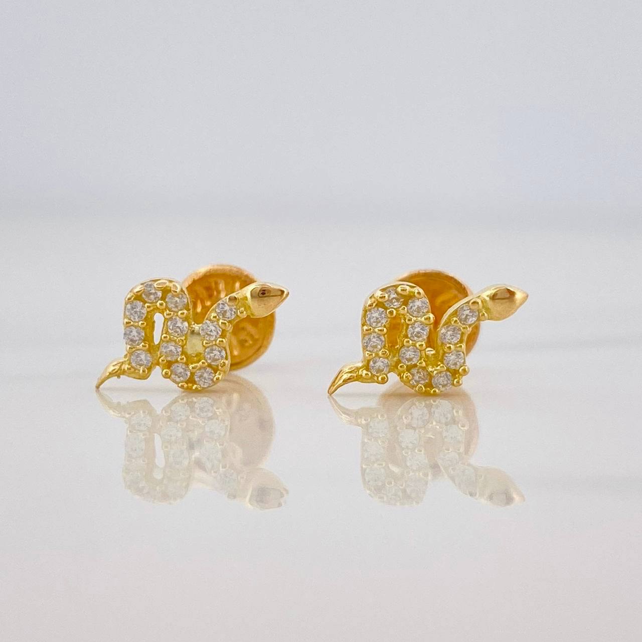 Snake Stud Earrings 1.05g / in / 6mm Yellow Gold 18K