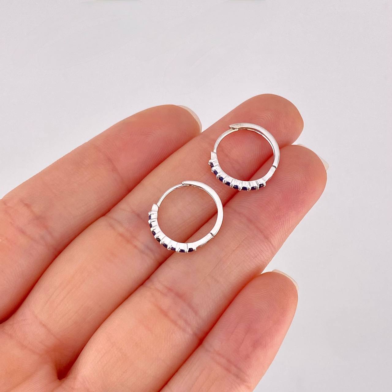 Hoop Earrings Half Channel Sapphires 25pts 1.85g / 1/2 in 18K White Gold