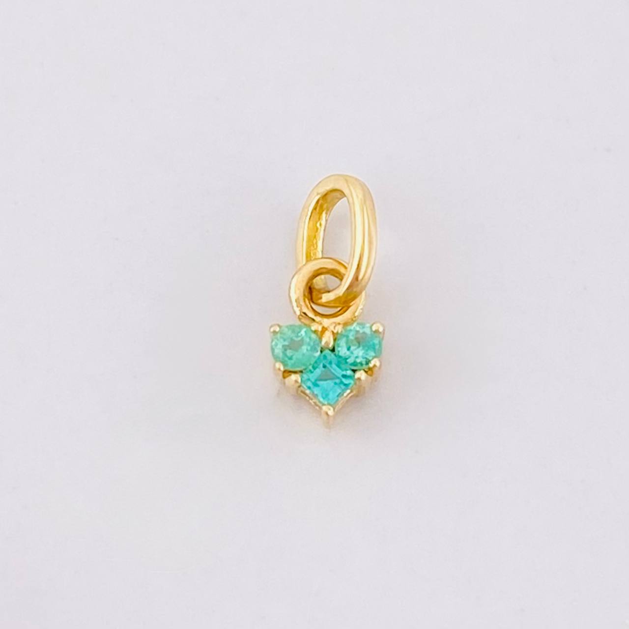 Dije Corazón Esmeralda 7pts 0.25g / 1/4 in Oro Amarillo 18K