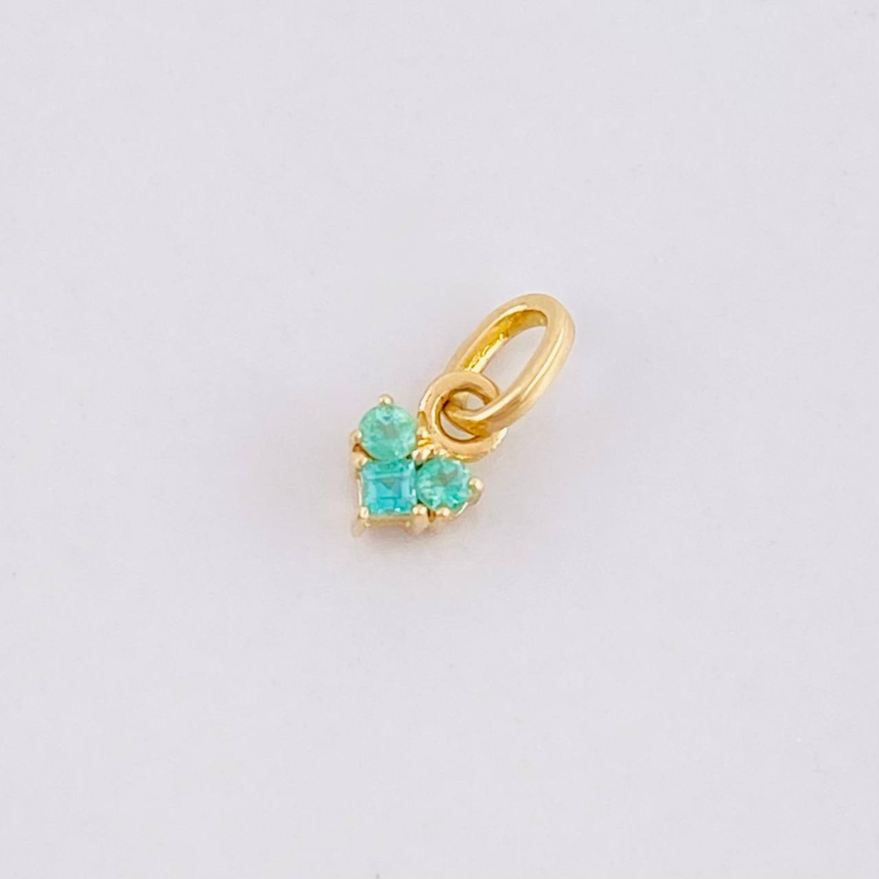 Dije Corazón Esmeralda 7pts 0.25g / 1/4 in Oro Amarillo 18K