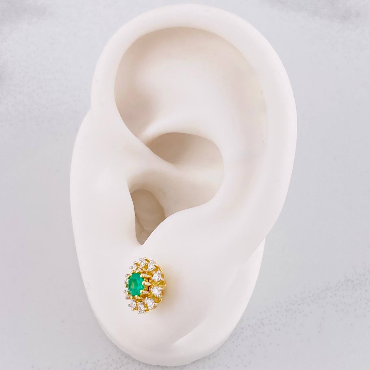 Stud Earrings Dense Flower Emerald 36pts Diamonds 24pts 2.1g / in / 8.8mm 18K Yellow Gold