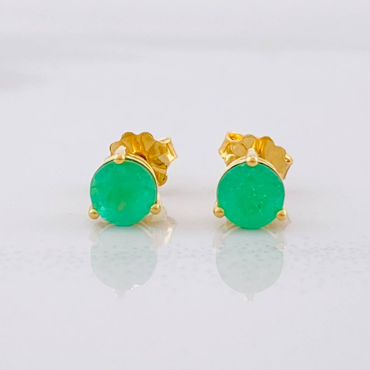 Topos Circulo Esmeralda 80pts 1.45g / in / 5.3mm Oro Amarillo 18K
