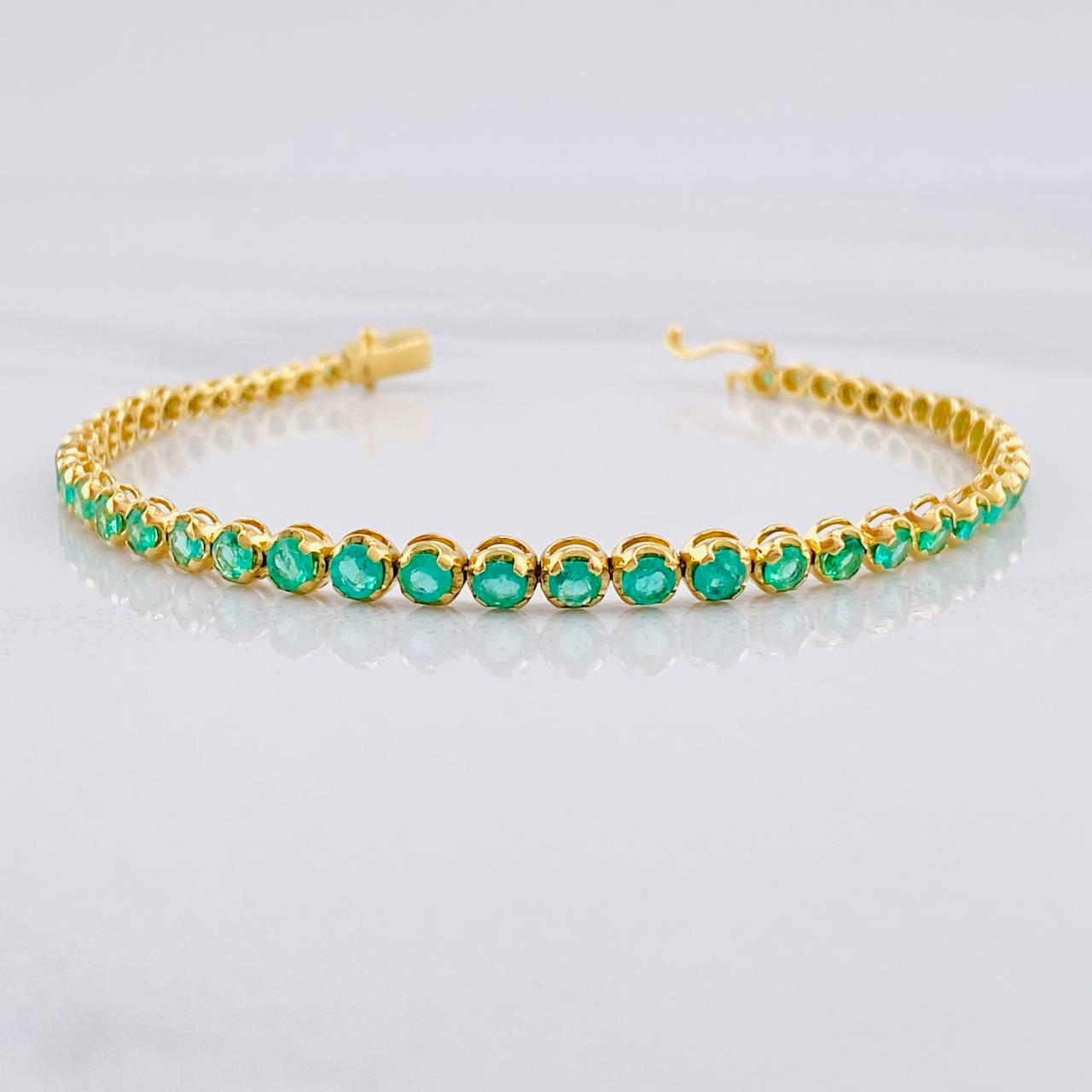 Pulso Tenis Esmeraldas 3.16qts 8.35g / 7 1/4 in / 3.8mm Oro Amarillo 18K