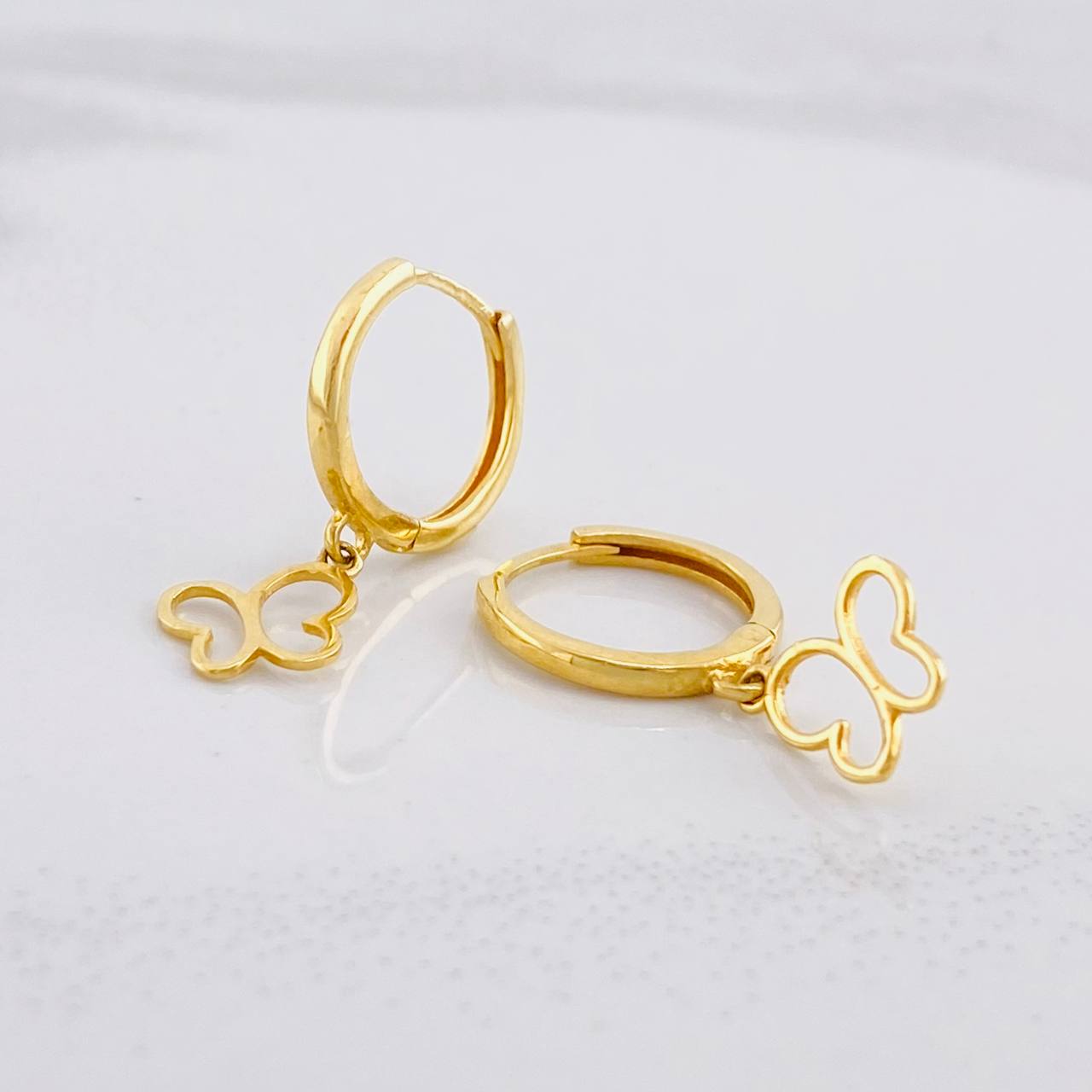 Candongas Silueta Mariposa Colgante 1.7g / 3/4 in Oro Amarillo 18K