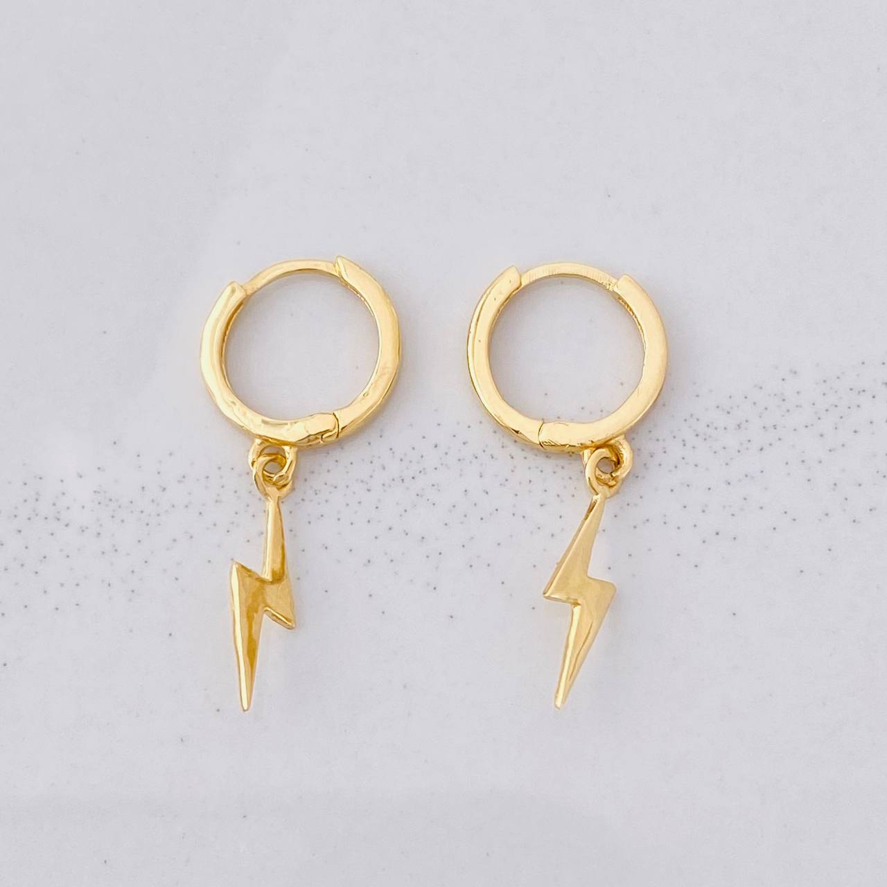 Hanging Lightning Hoop Earrings 1.45g / 1 in Yellow Gold 18K
