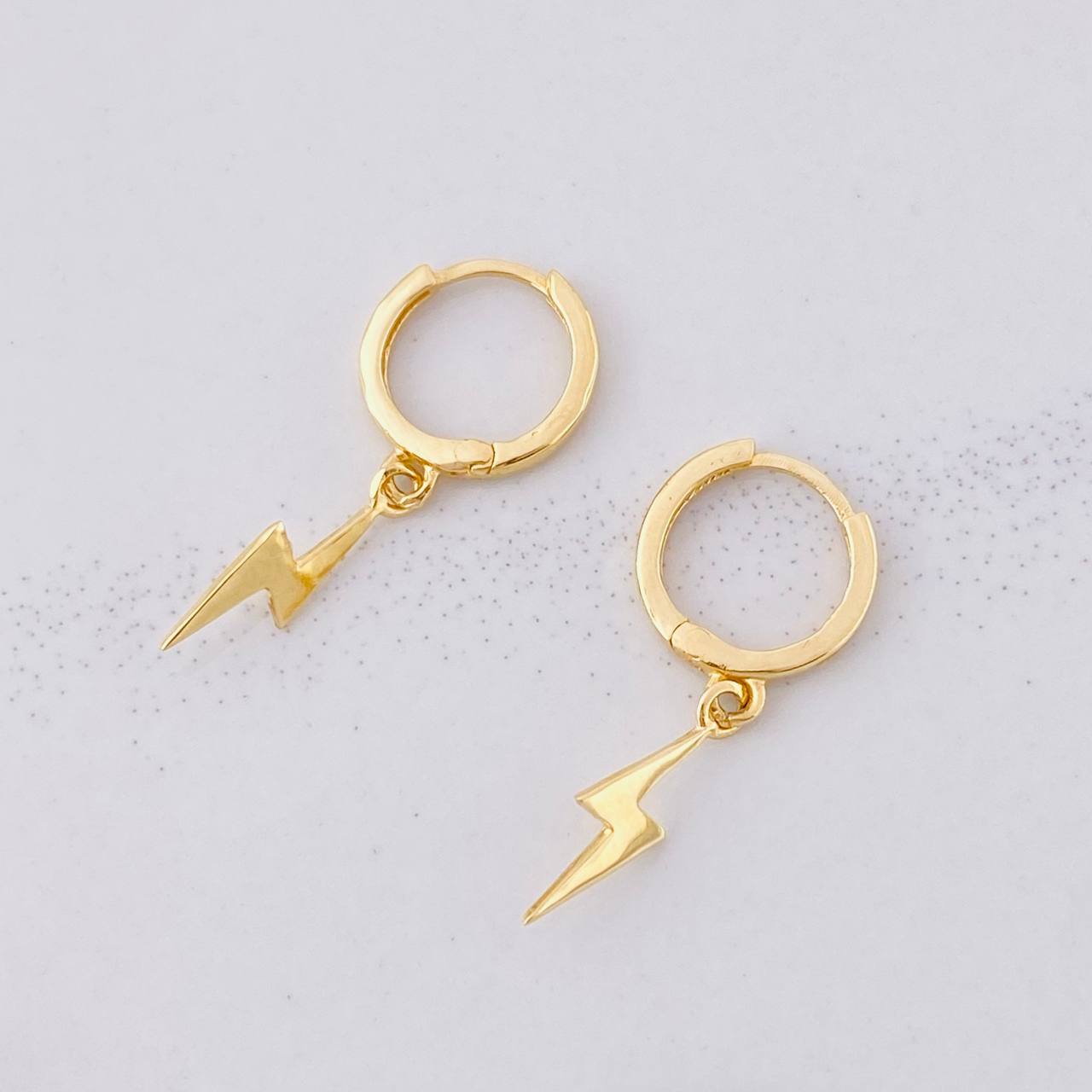 Hanging Lightning Hoop Earrings 1.45g / 1 in Yellow Gold 18K