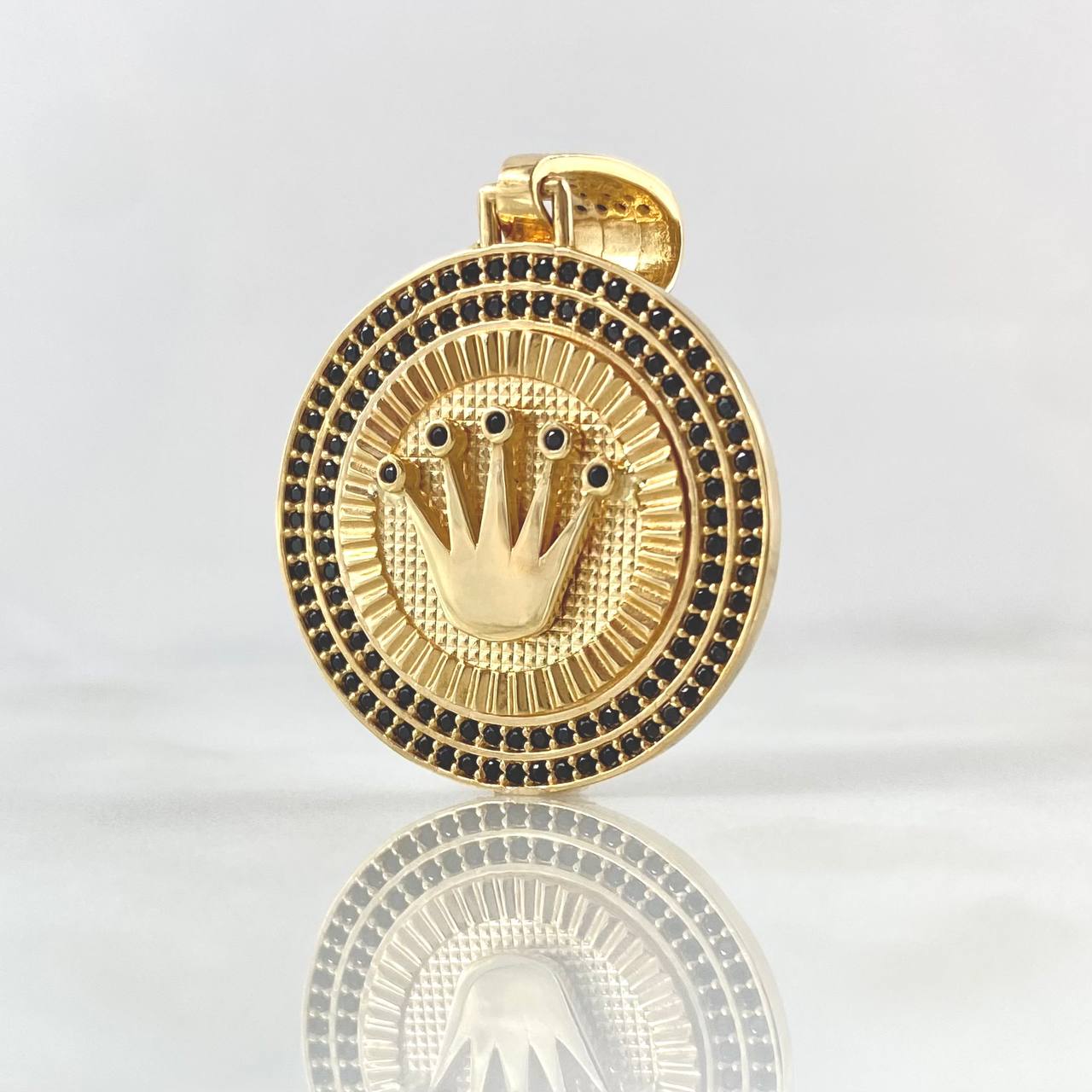 Pendant Crown Medal 6.8gr / 1 1/2 in / 18K Yellow Gold