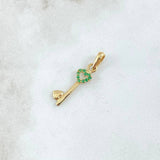Pendant Hearts Key 0.75gr / 2.7cm / Green Zircons 18K Yellow Gold ©