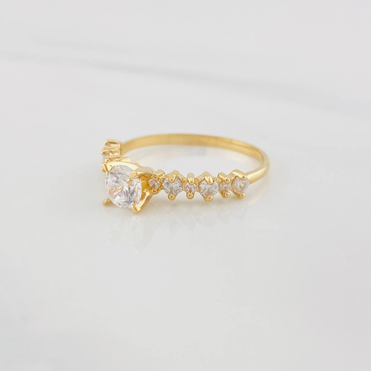 Anillo Solitario Churumbela 1.7g / T6 Oro Amarillo 18K