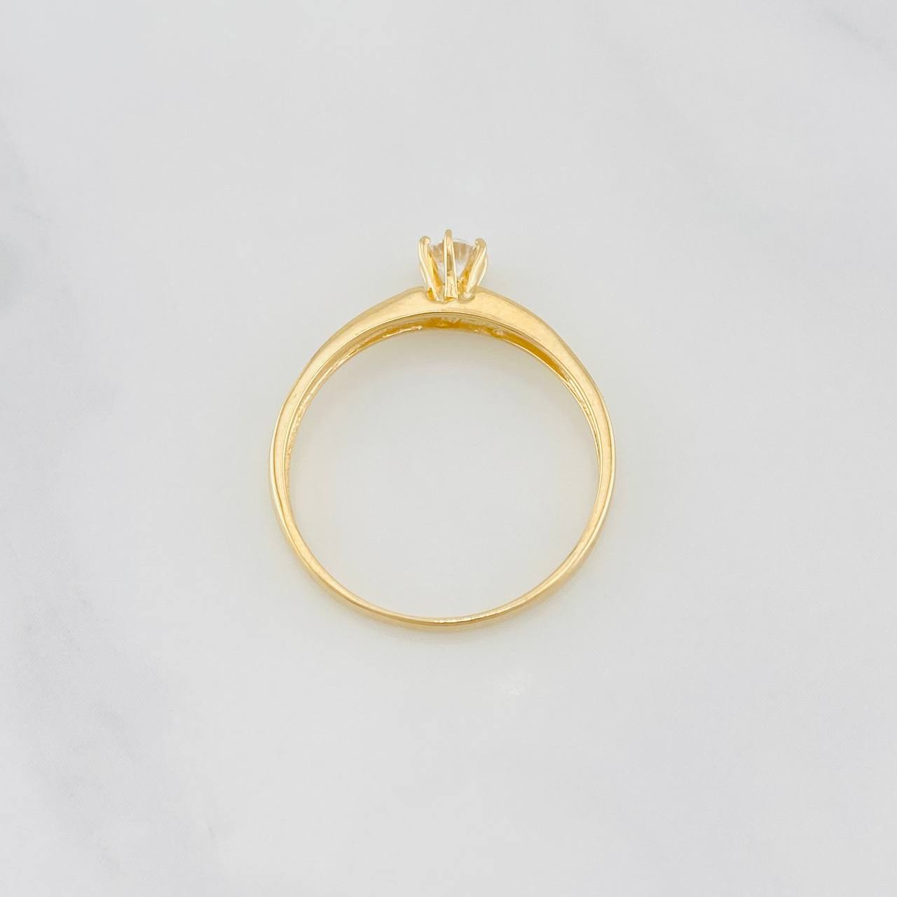 Anillo Solitario 1.6g / T7 1/4 Oro Amarillo 18K