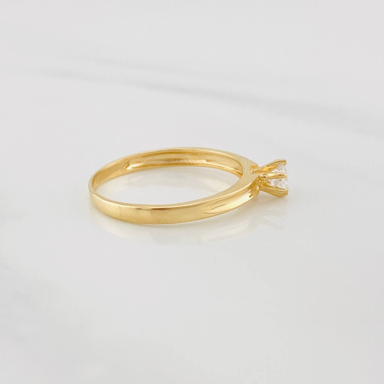 Anillo Solitario 1.6g / T7 1/4 Oro Amarillo 18K
