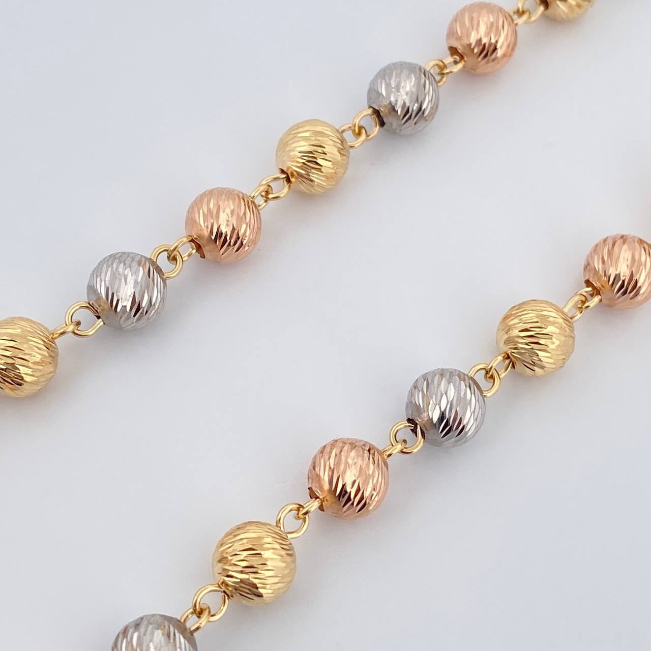 Miraculous Virgin Rosary 44.4gr / 26.8in / 18K Gold $