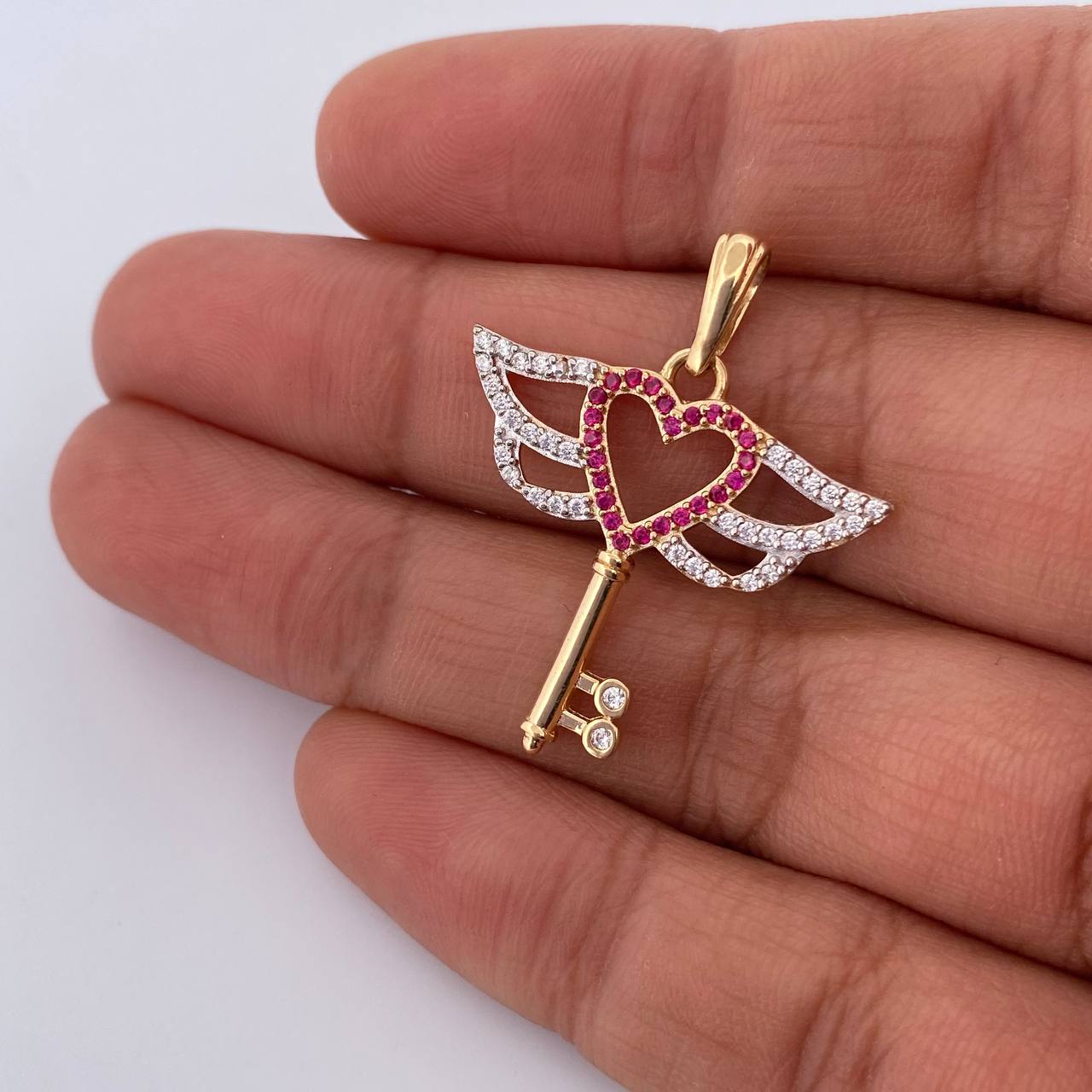 Pendant Heart Key 2.85gr / 3.1cm / White and Fuchsia Zircons Two 18K Yellow and White Golds &