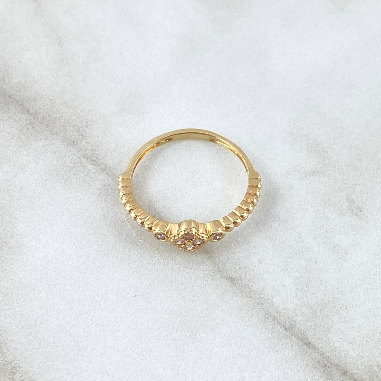 Anillo Trebol Esferas 1.7gr / T5 3/4 / Circones Blancos Oro Amarillo 18K ©