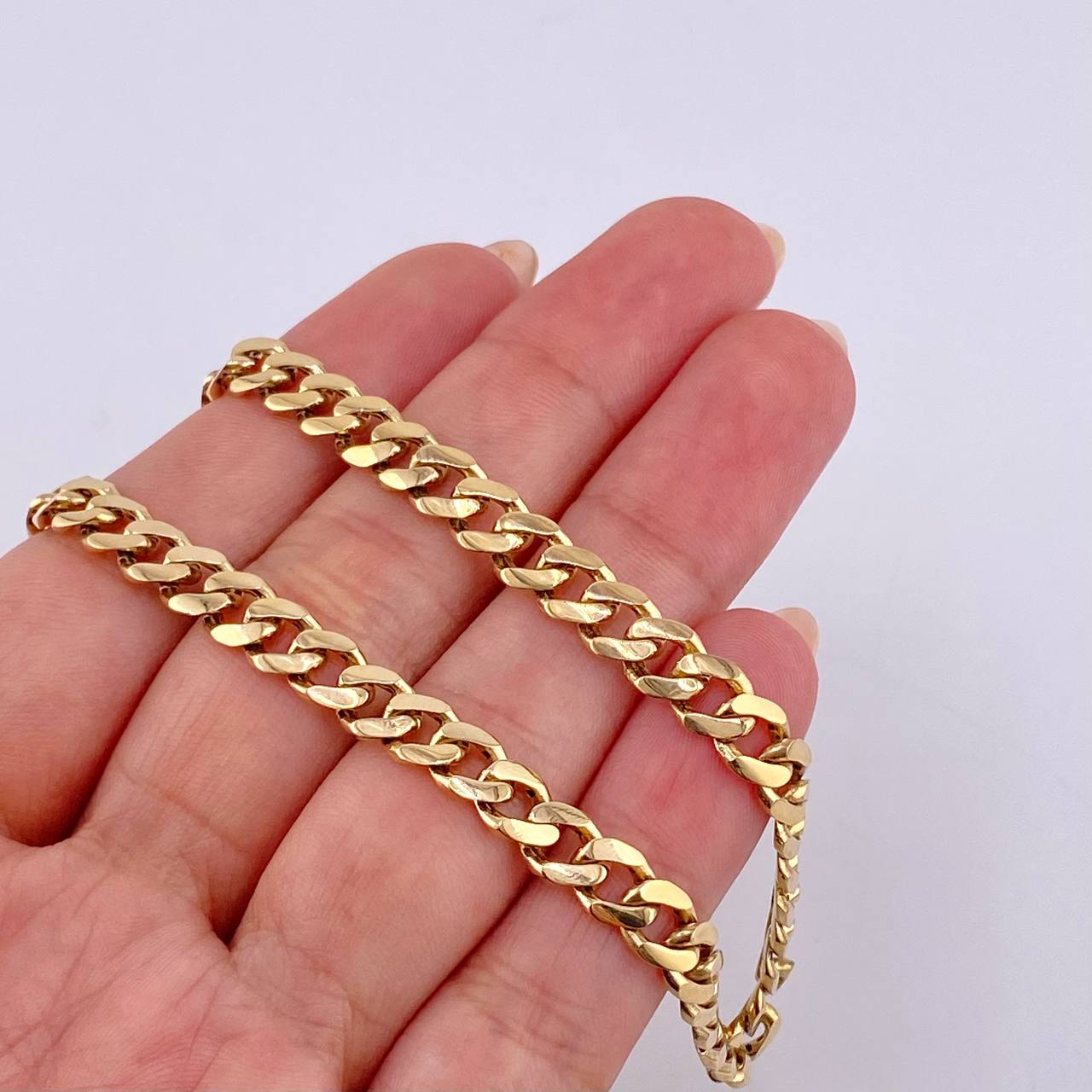 Cadena Cubana 19.65 g / 23 in / 5.9 mm Oro Amarillo 18K