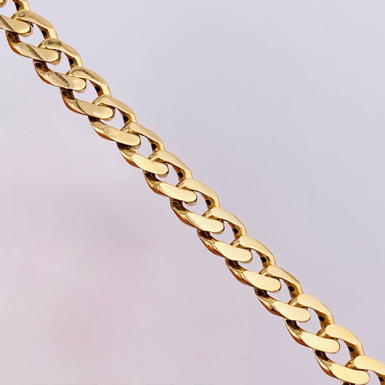 Cadena Cubana 19.65 g / 23 in / 5.9 mm Oro Amarillo 18K