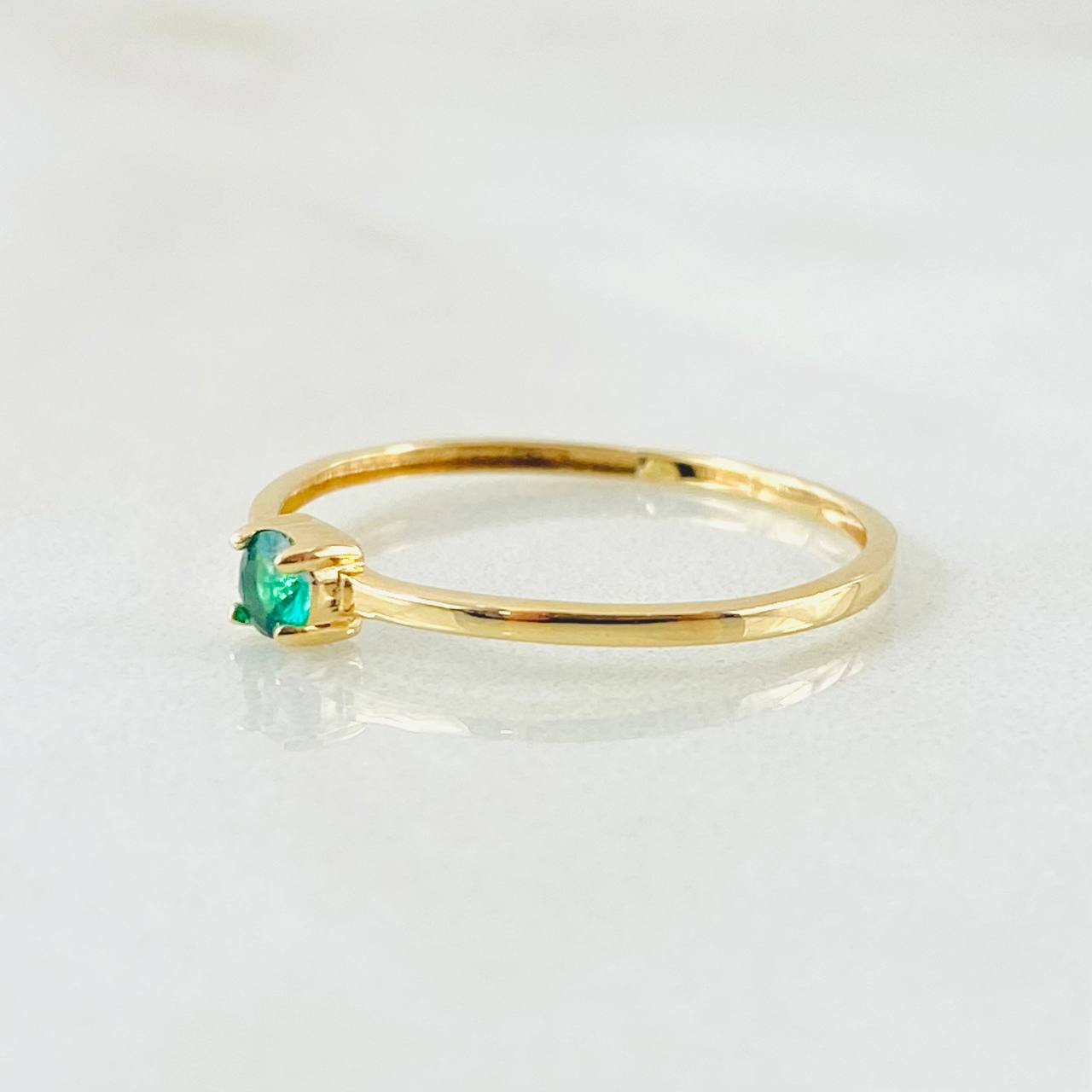Anillo Solitario 0.65gr / T5 / Oro Amarillo 18K *