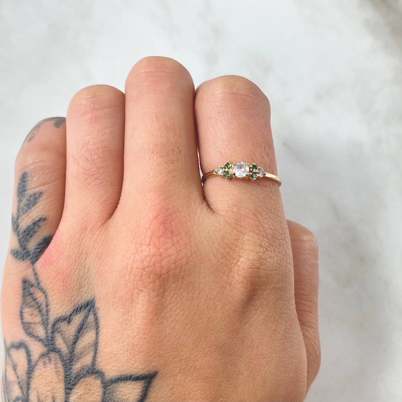 Anillo Solitario Trío Chispa 1.05gr / T5 1/4 / Oro Amarillo 18K *