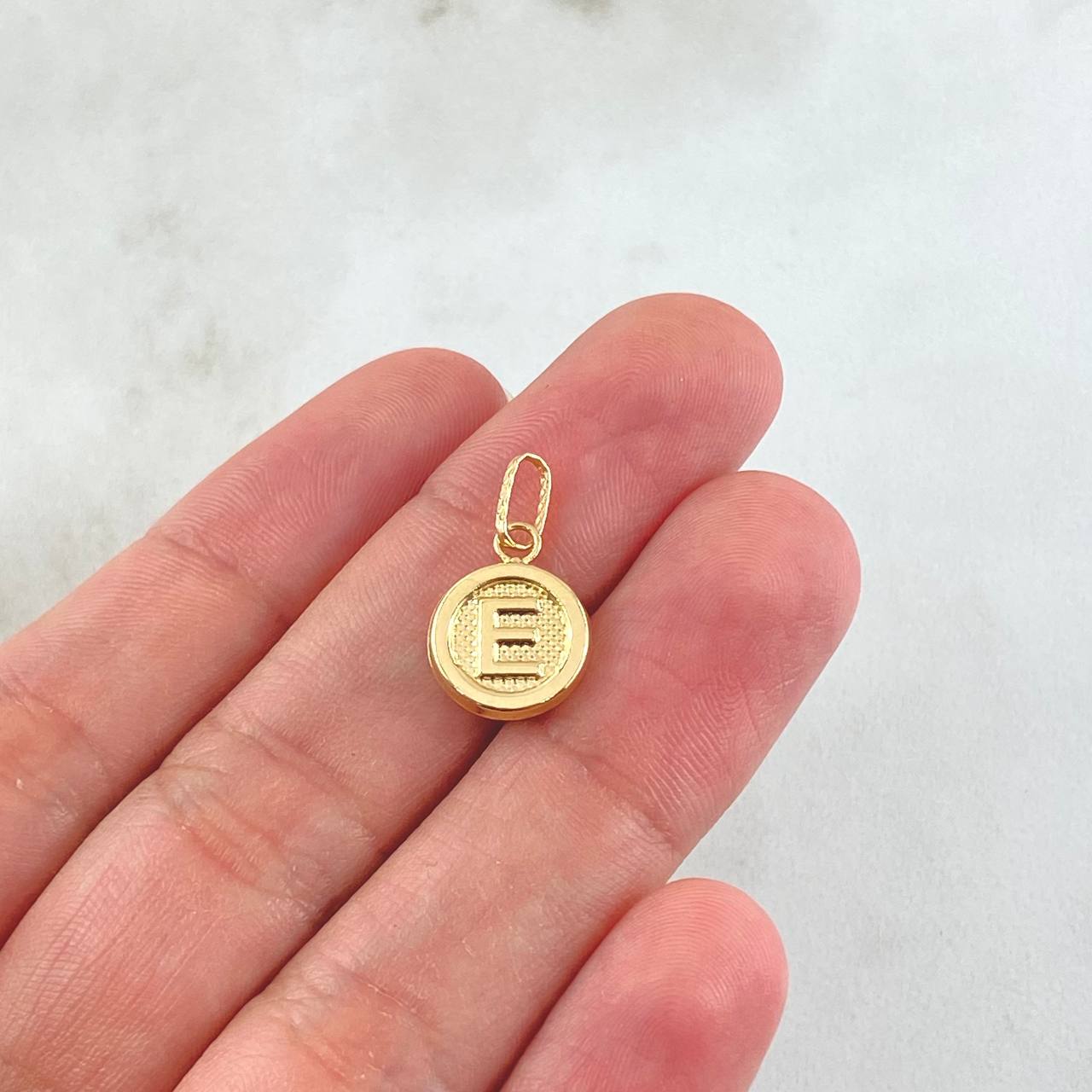Pendant Letter E 0.65gr / 0.8in / 18K Gold