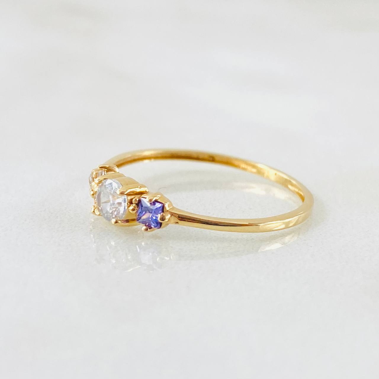 Anillo Solitario Flores Delicadas 1gr / T6 1/4 / Oro Amarillo 18K *