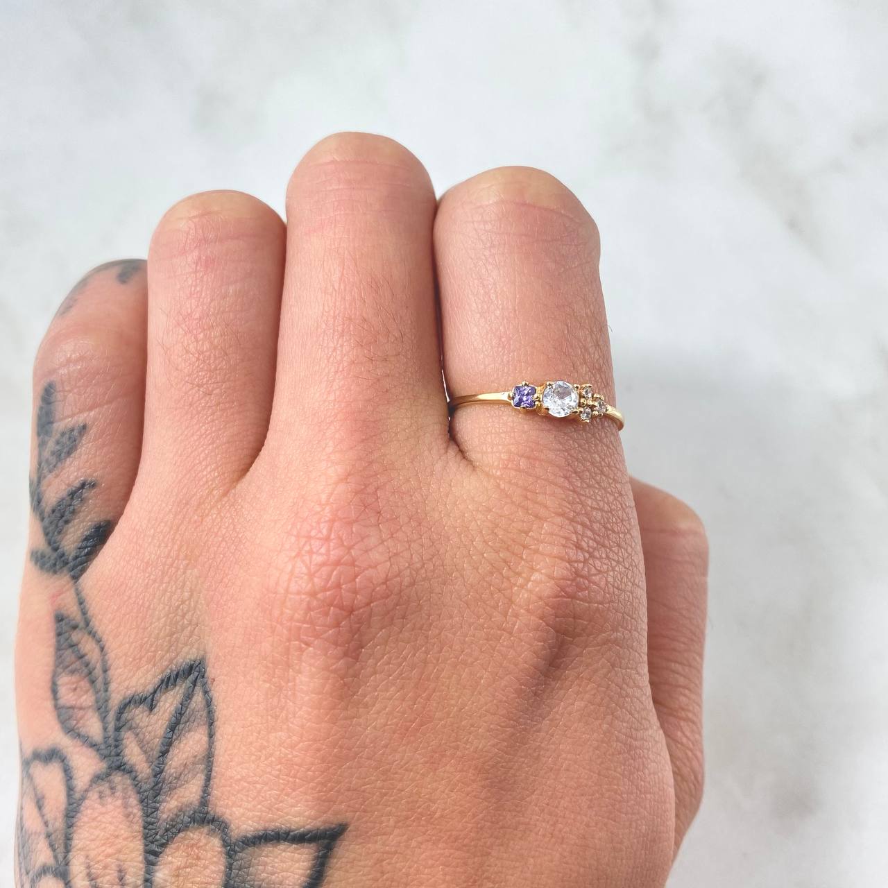 Anillo Solitario Flores Delicadas 1gr / T6 1/4 / Oro Amarillo 18K *