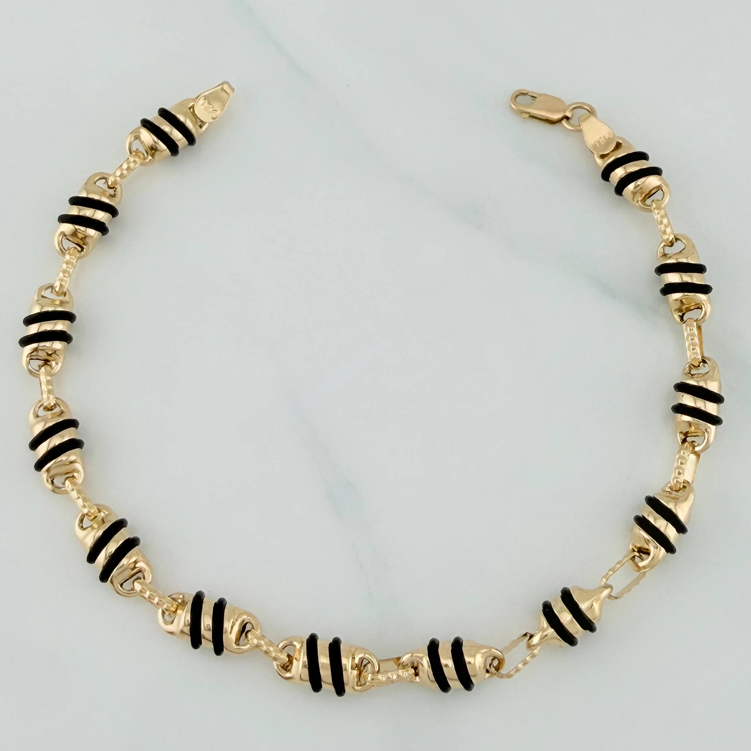 Pulso Rustico Barril 6.2 g / 8 1/4 in / 5 mm Oro Amarillo 18K