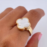 Anillo Trebol 4.3gr / T6 3/4 / Nacar Blanca Oro Amarillo 18K &