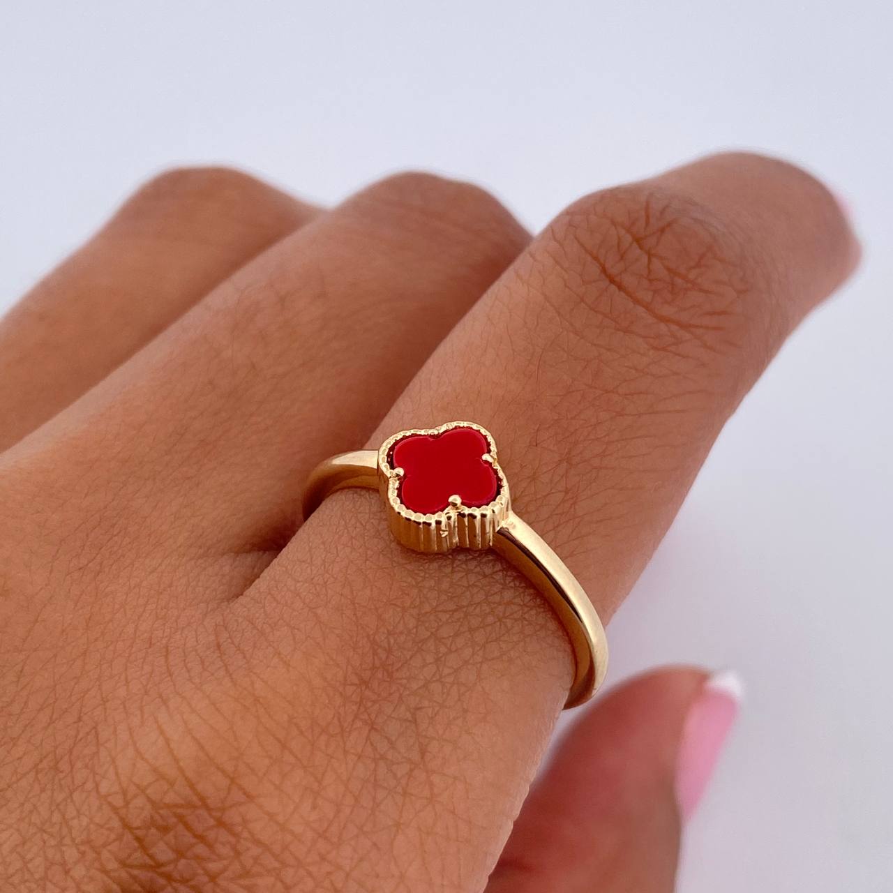 Ring Clover 2gr / Size 7 1/2 / Red Stone 18K Yellow Gold &