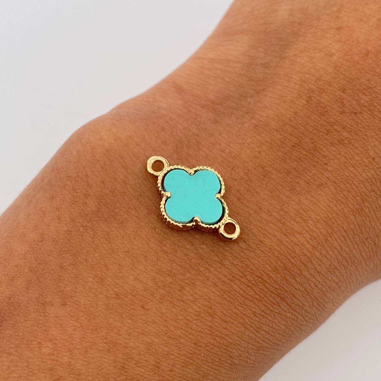 Herraje Trebol 0.85gr / 1.8cm / Piedra Aguamarina Oro Amarillo 18K &