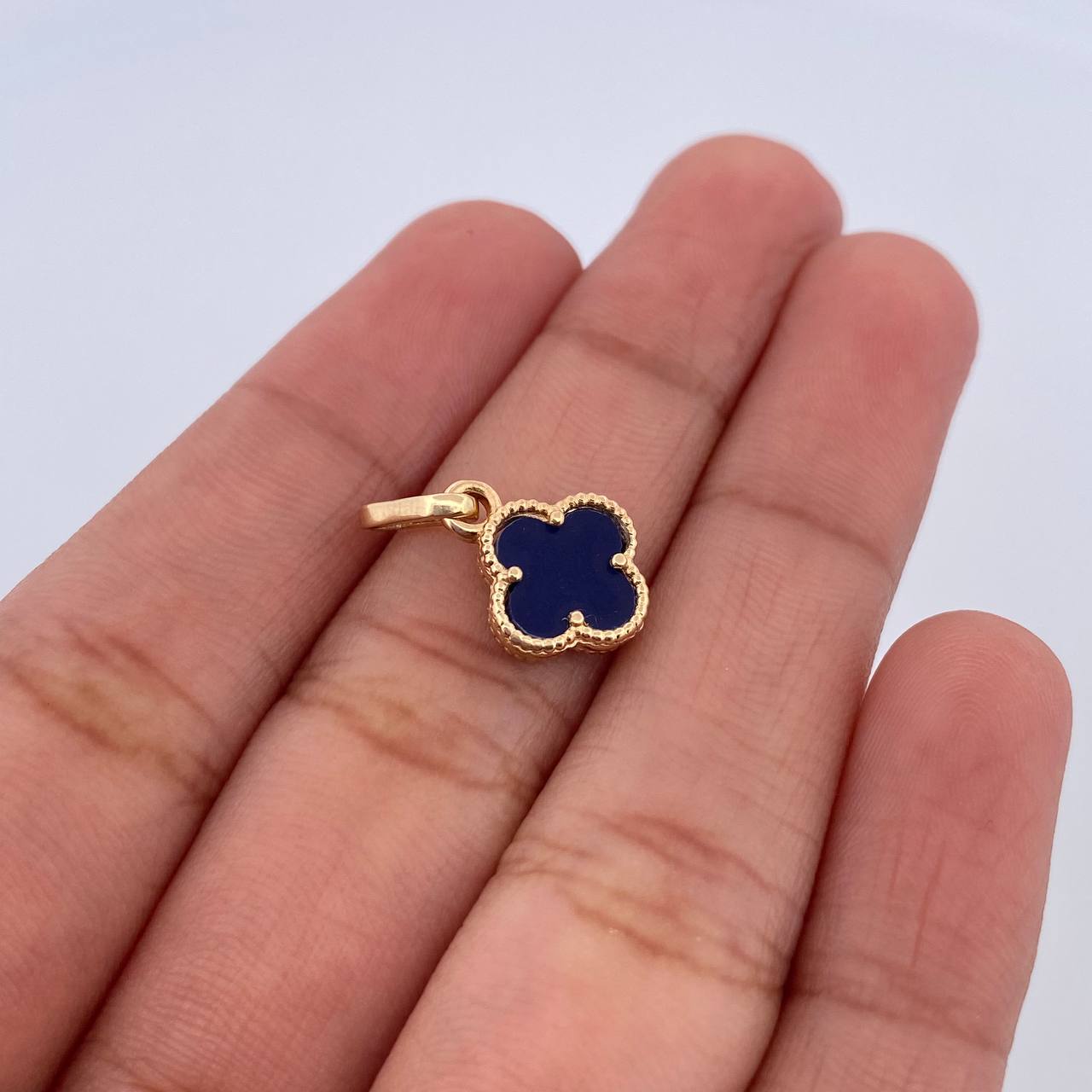 Dije Trebol 0.95gr / 1.7cm / Piedra Morada Oro Amarillo 18K &