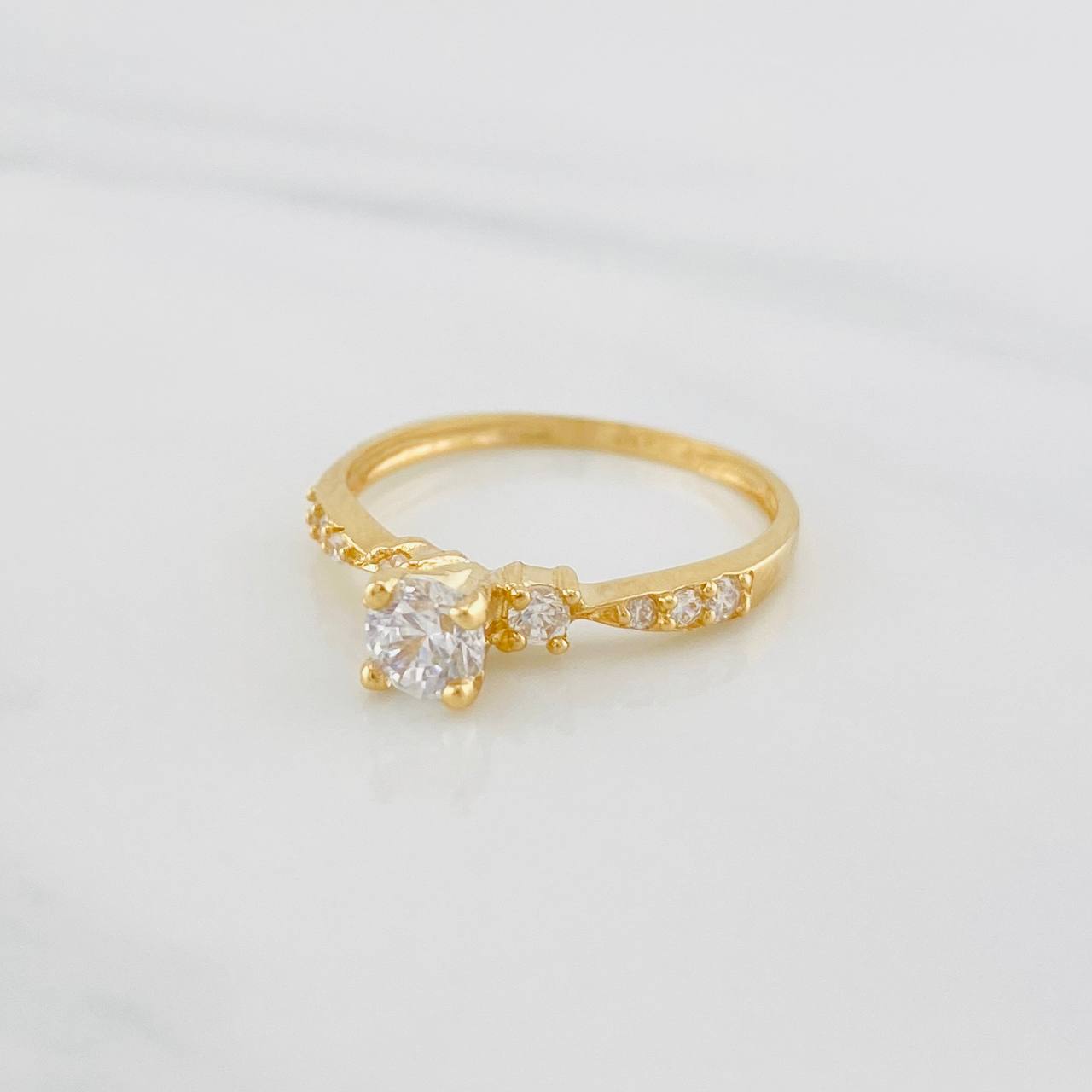 Solitaire Churumbela Ring 1.8g / T6 1/2 Yellow Gold 18K