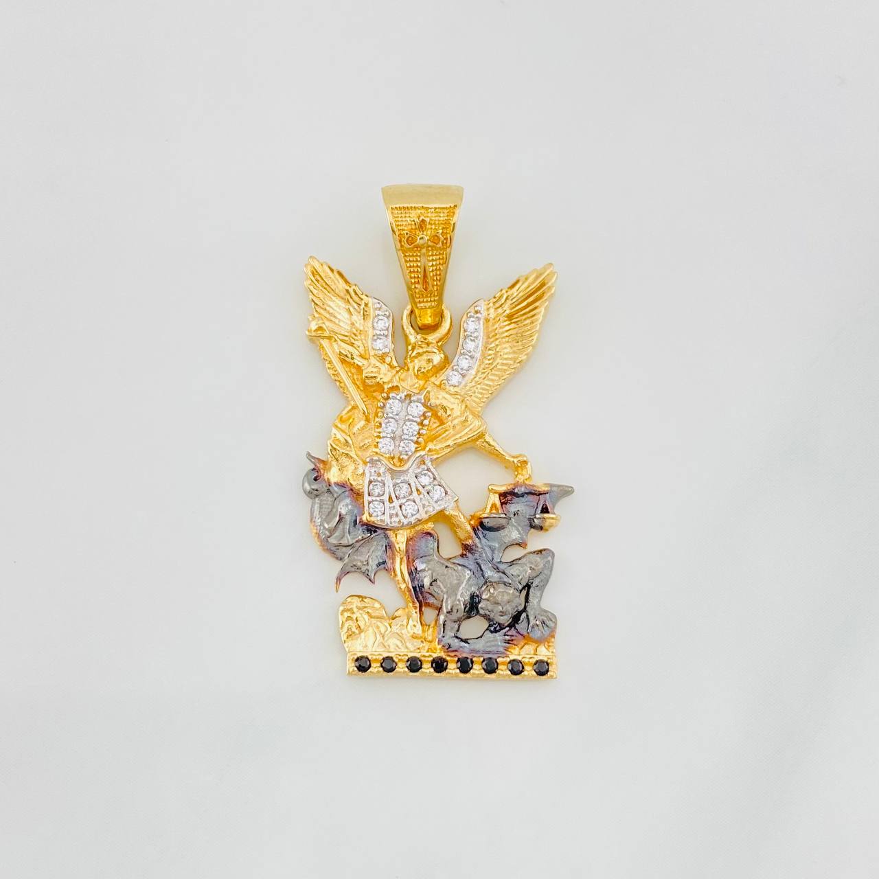 Pendant Saint Michael Archangel 4.25g / 1 1/4 in Three Golds 18K