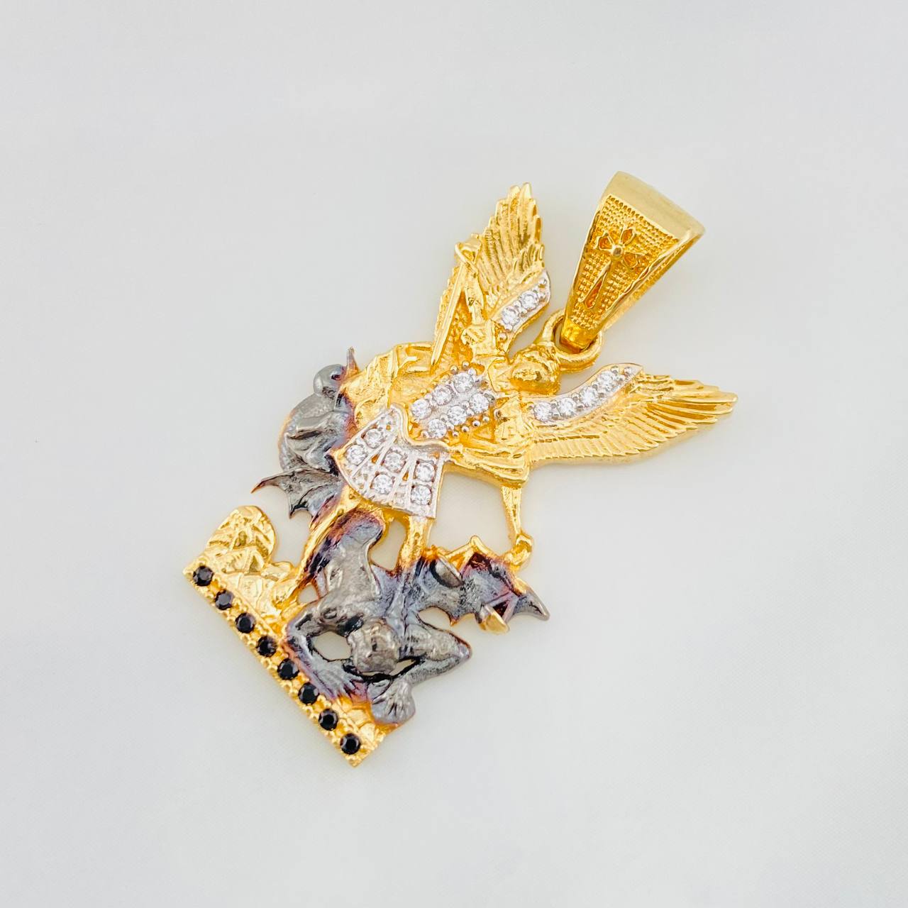 Pendant Saint Michael Archangel 4.25g / 1 1/4 in Three Golds 18K