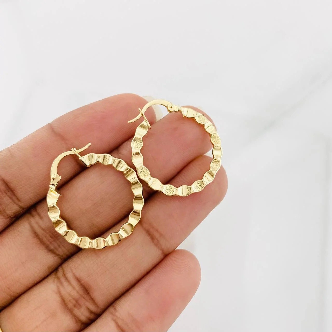 Hoop Earrings Said 1.7g / 1 in Yellow Gold 18K