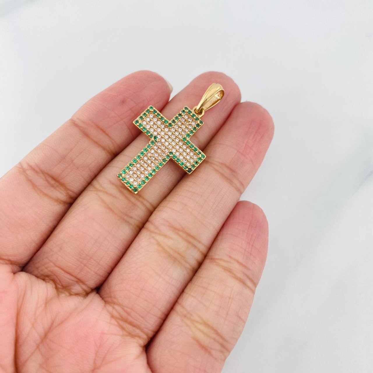Pendant Cross 3.9g / 1 1/2 in Yellow Gold 18K