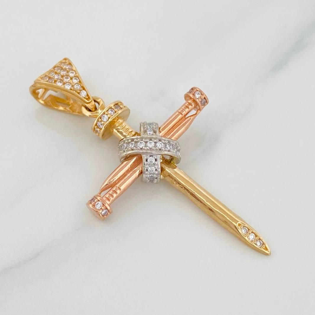Dije Cruz Clavo 3.55g / 1 1/2 in Tres Oros 18K