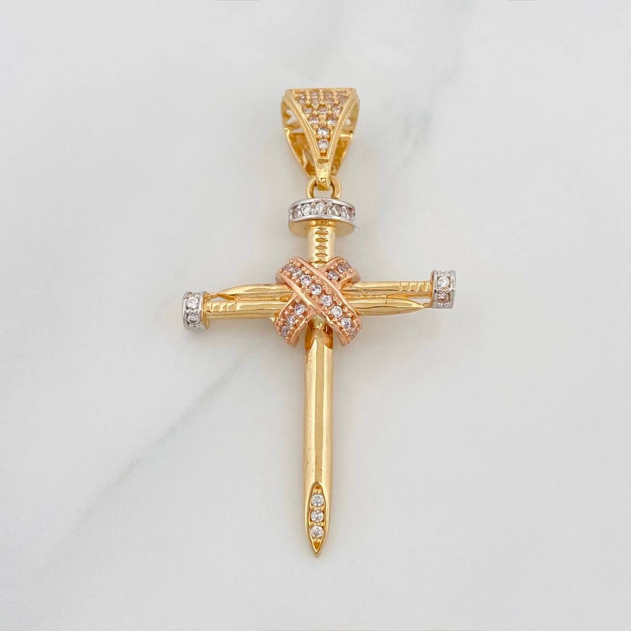 Dije Cruz Clavo 3.5g / 1 1/2 in Tres Oros 18K