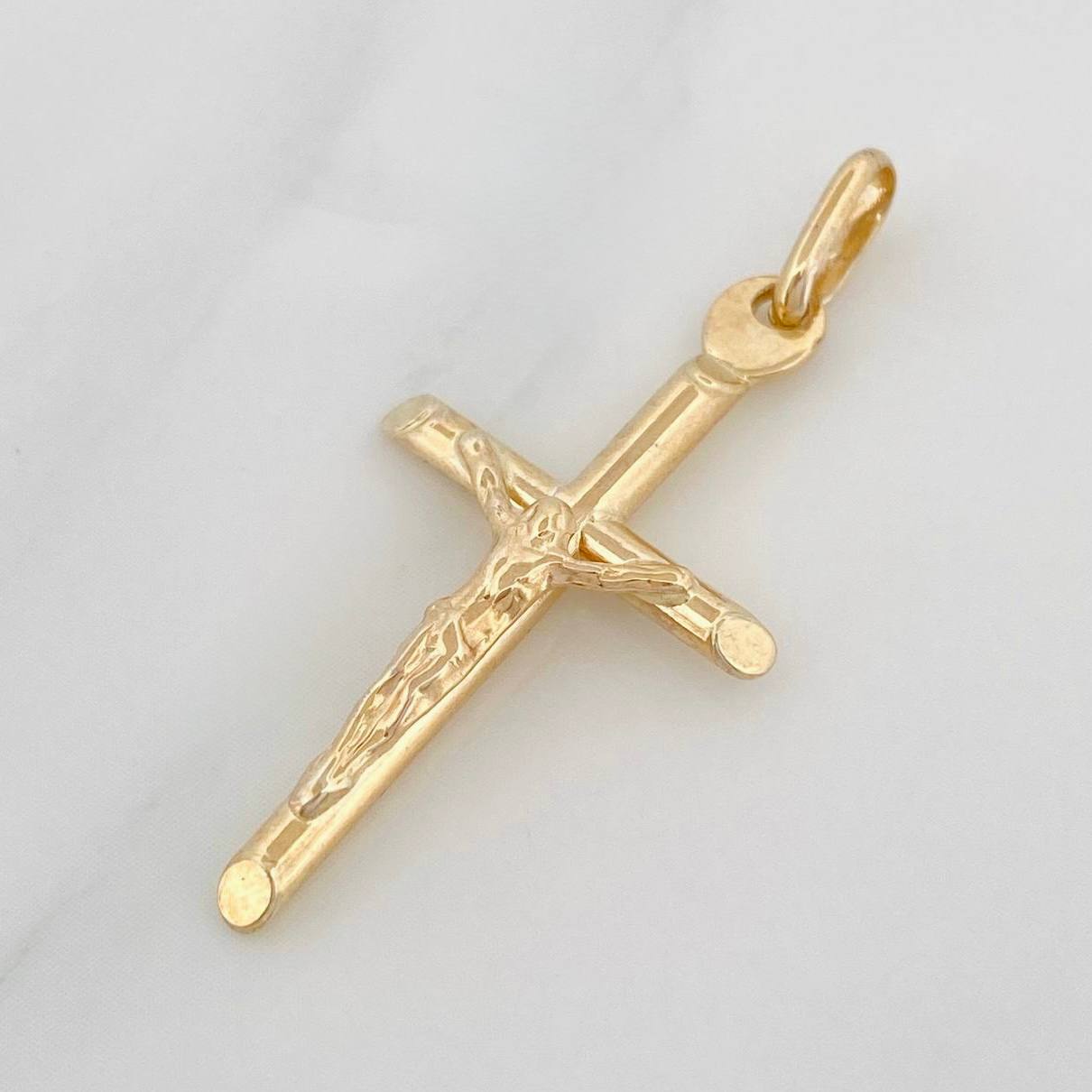 Dije Cruz Cristo 1.65g / 1 1/2 in Oro Amarillo 18K