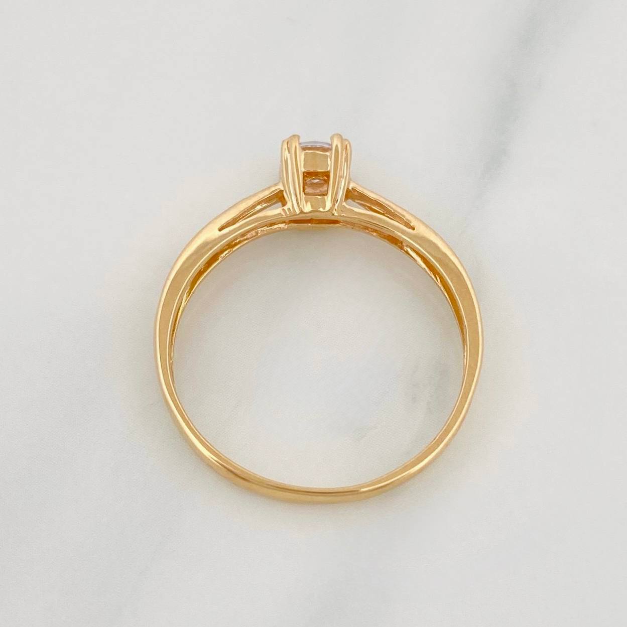 Anillo Solitario 2.2g / T8 1/2 Oro Amarillo 18K