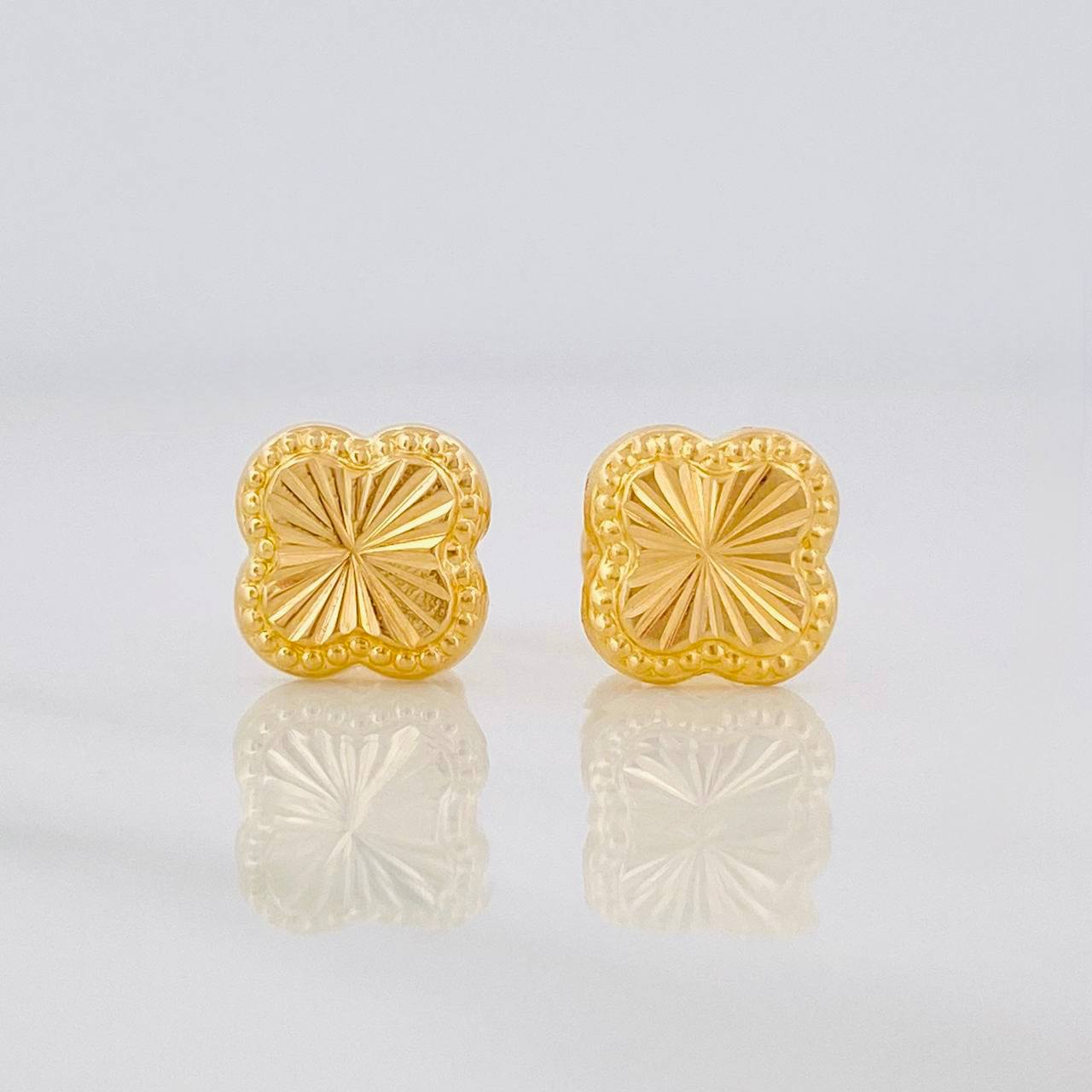 Topos Trebol Diamantado 0.75g / in / 6.72mm Oro Amarillo 18K