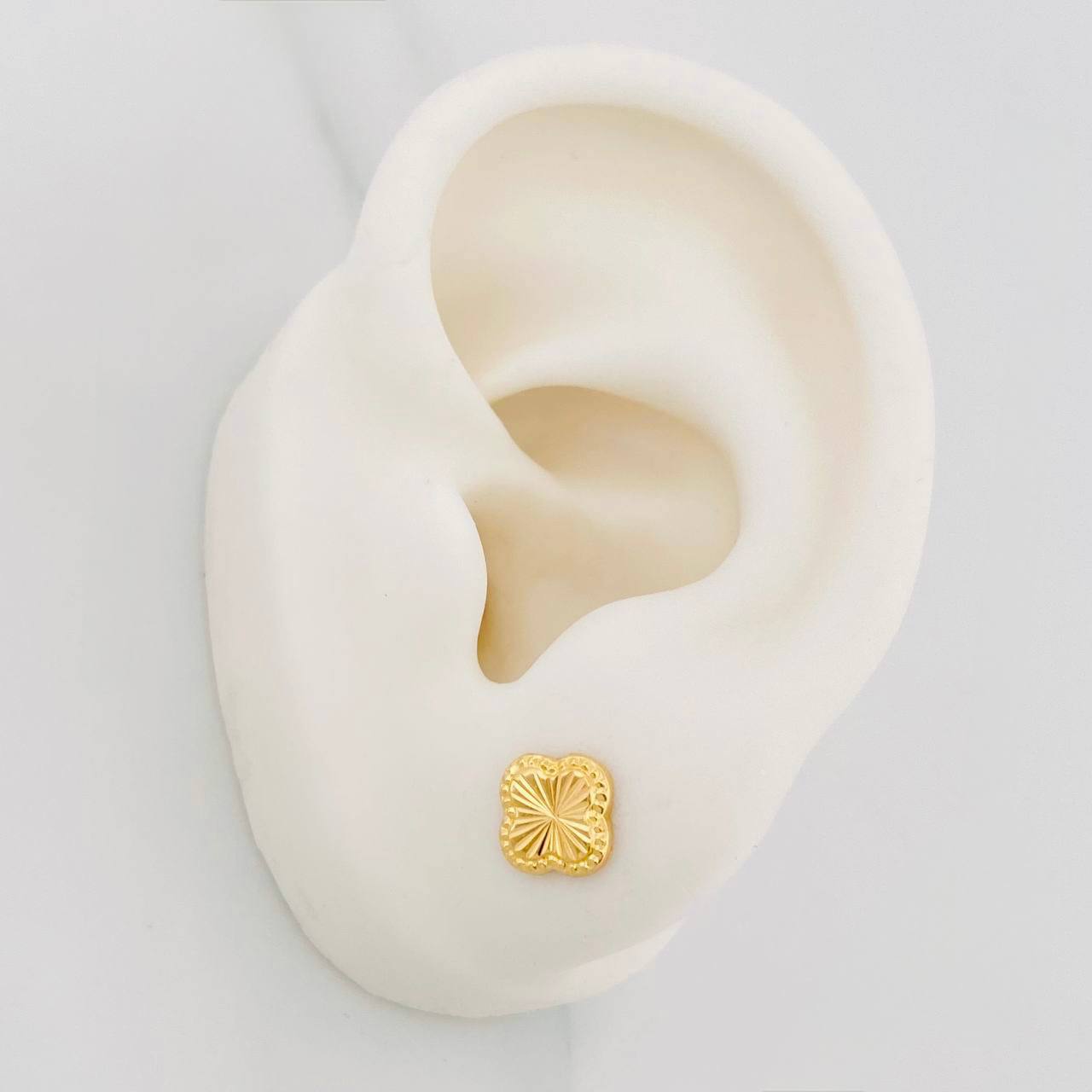 Topos Trebol Diamantado 0.75g / in / 6.72mm Oro Amarillo 18K
