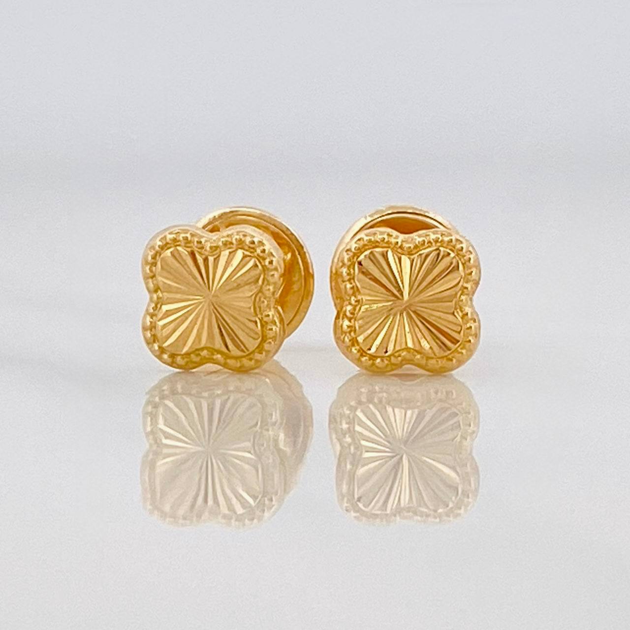 Topos Trebol Diamantado 0.55g / in / 5.21mm Oro Amarillo 18K