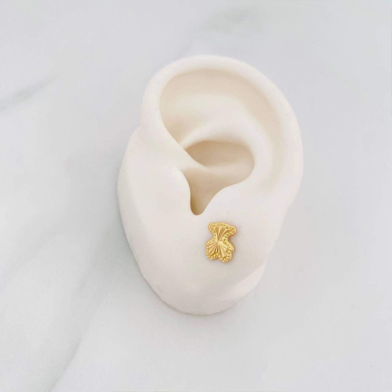 Bear Ts Stud Earrings 0.75g / in / 6.7mm Yellow Gold 18K